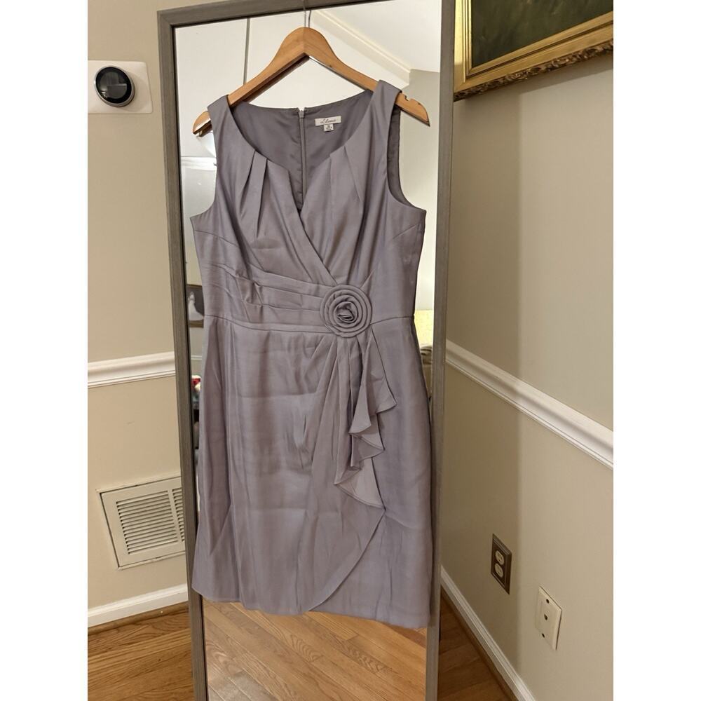Simply Liliana Silver V Neck Sleeveless Formal Dress Size 12